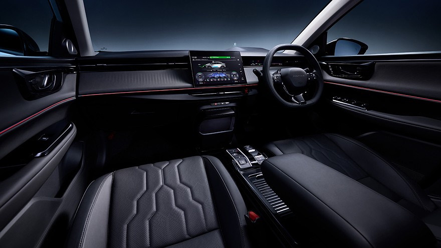 На фото: салон кроссовера Honda Insight