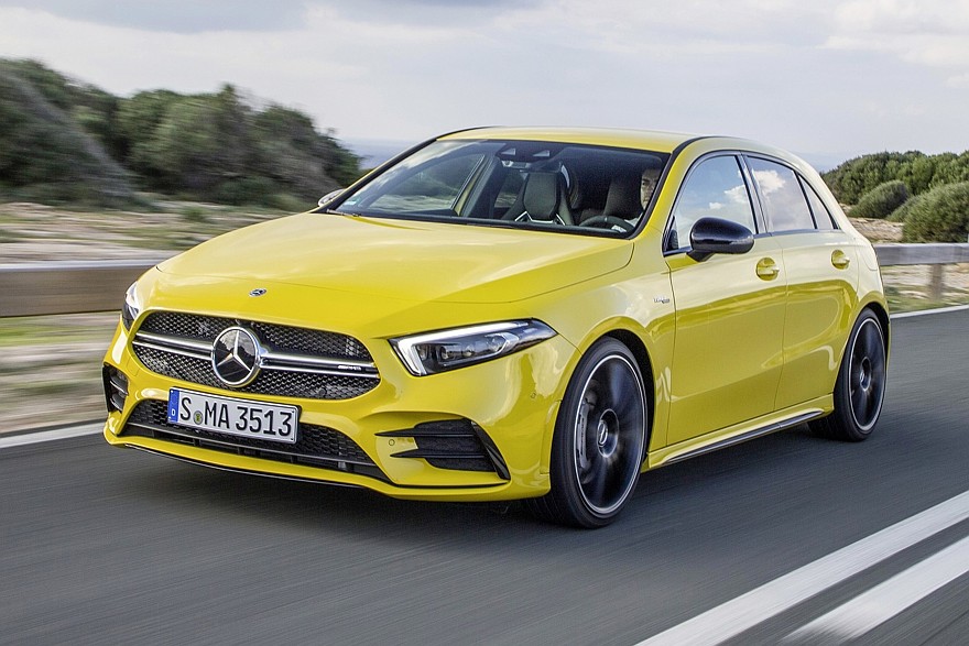 Mercedes-AMG A 35 4MATIC: Neuer Einstieg in die Welt der Driving Performance Mercedes-AMG A 35 4MATIC: New entry-level model opens up the world of driving performance