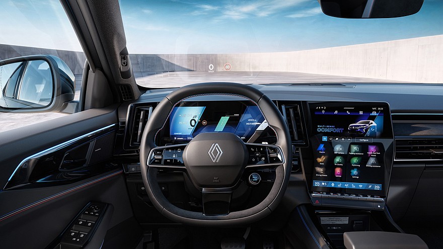 На фото: салон Renault Rafale Hypnotic