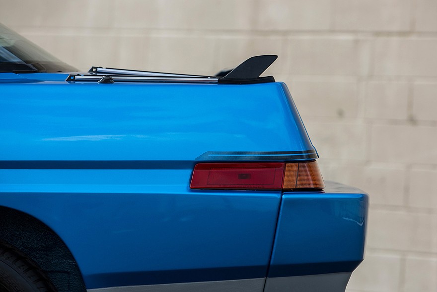 Проработка всех элементов экстерьера вызывает уважение и сегодня