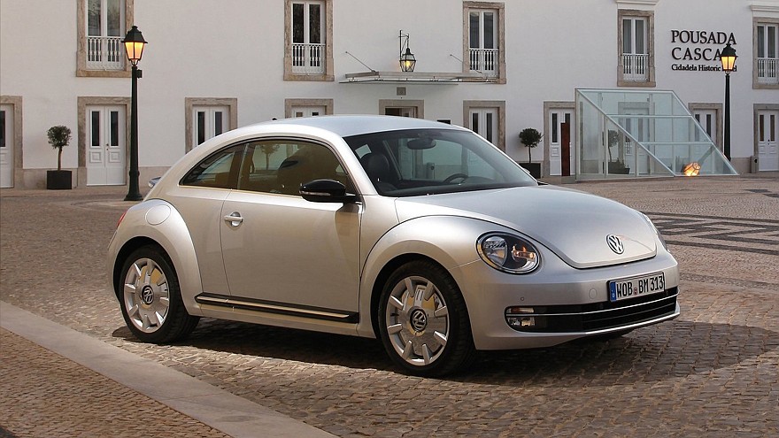 На фото: Volkswagen Beetle модельного ряда 2012 года