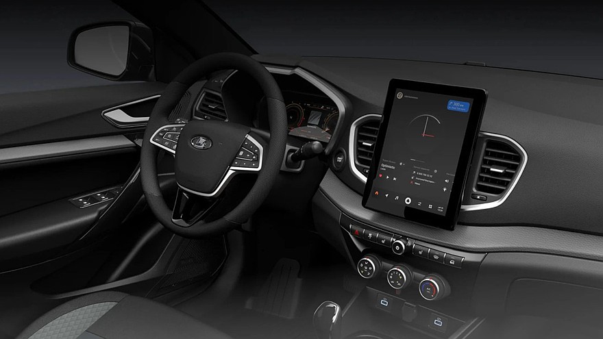 На фото: салон Lada Vesta и Vesta SW