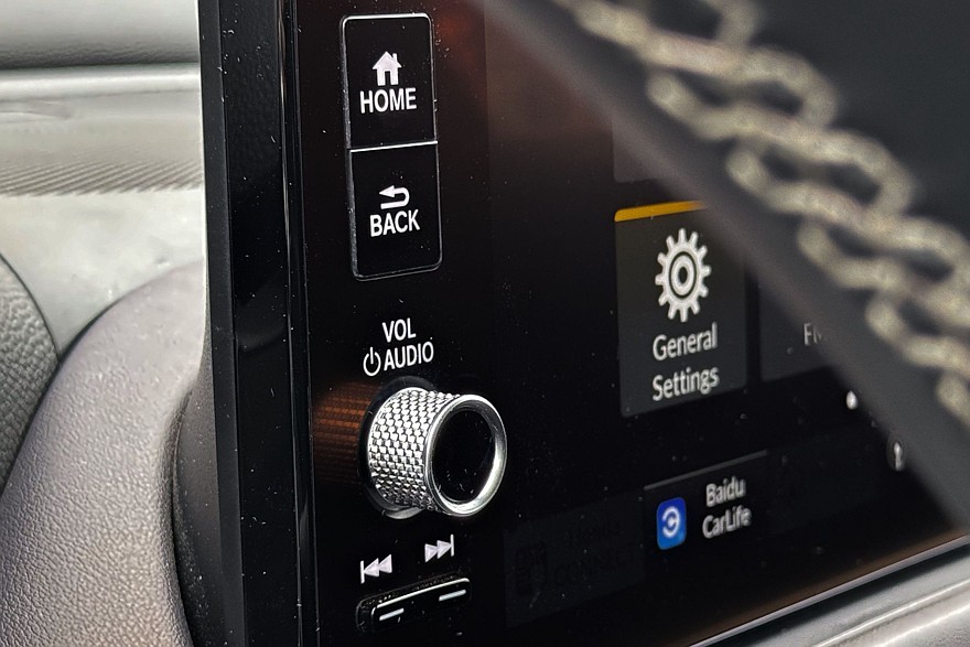 Японский минимализм с европейским лицом: тест-драйв Honda ZR-V