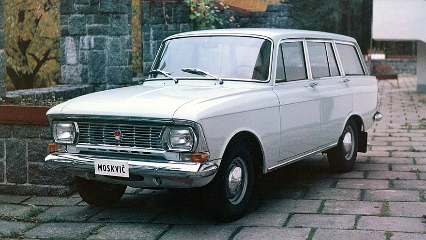 В 1969 году параллельно с обновлением седана модернизировали и универсал, получивший индекс 427