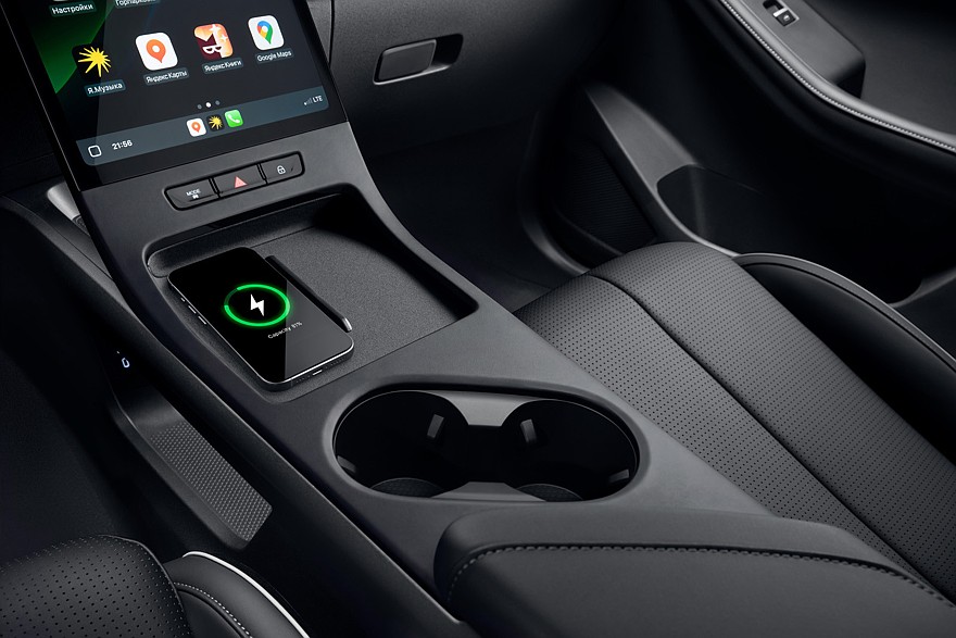 На фото: салон Jaecoo J6 (версии для российского рынка)