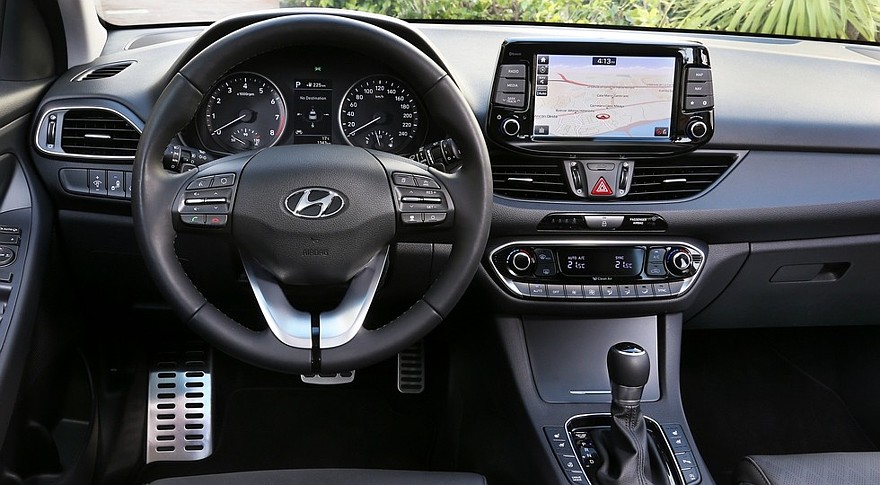 Хэтчбек Hyundai i30. Фото интерьера