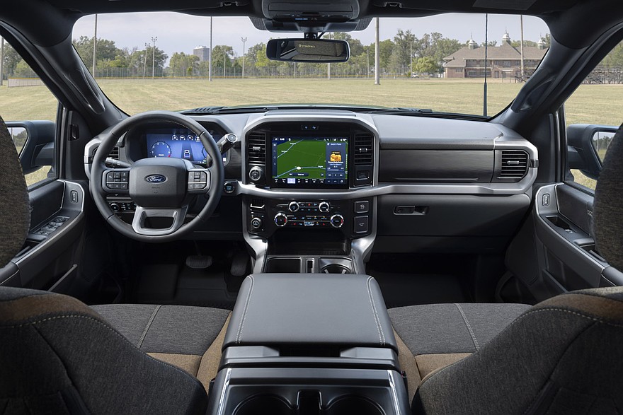 На фото: салон Ford F-150 Carhartt