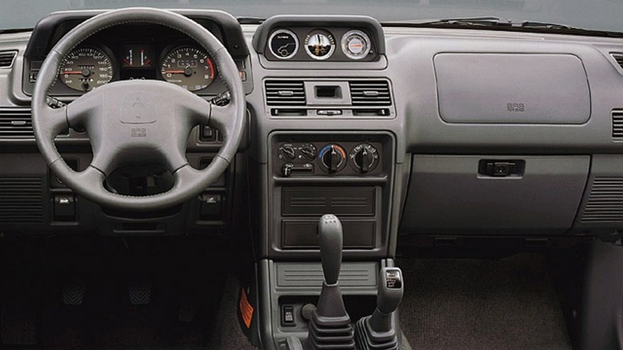 Торпедо Mitsubishi Pajero Metal Top '1997–99