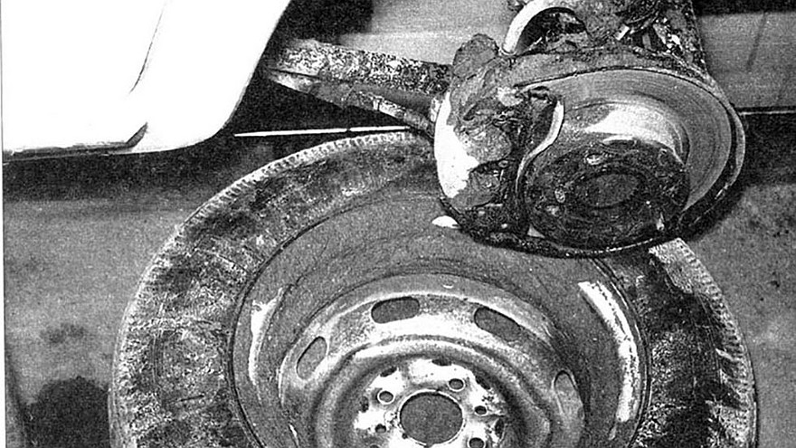 На фото из технического отчета по испытаниям FIAT 124 видно, во что превращались задние тормоза итальянской машины за несколько сотен километров пробега