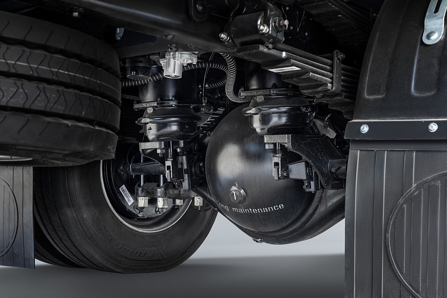 Чуть трясет, но очень радует: тест-драйв Sollers TR80