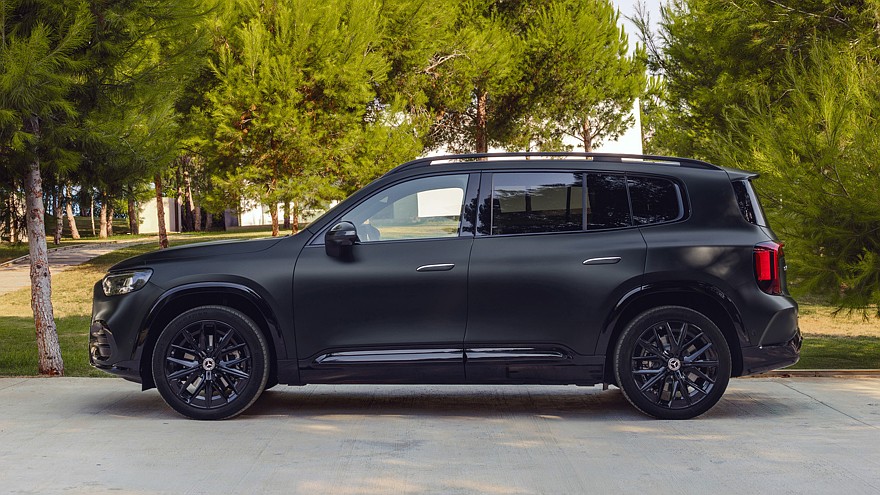 Mercedes-Benz рассекретил кроссовер GLB второго поколения, цены известны