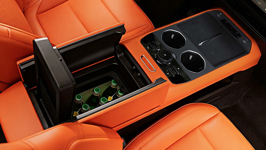 На фото: салон Ford Bronco Basecamp