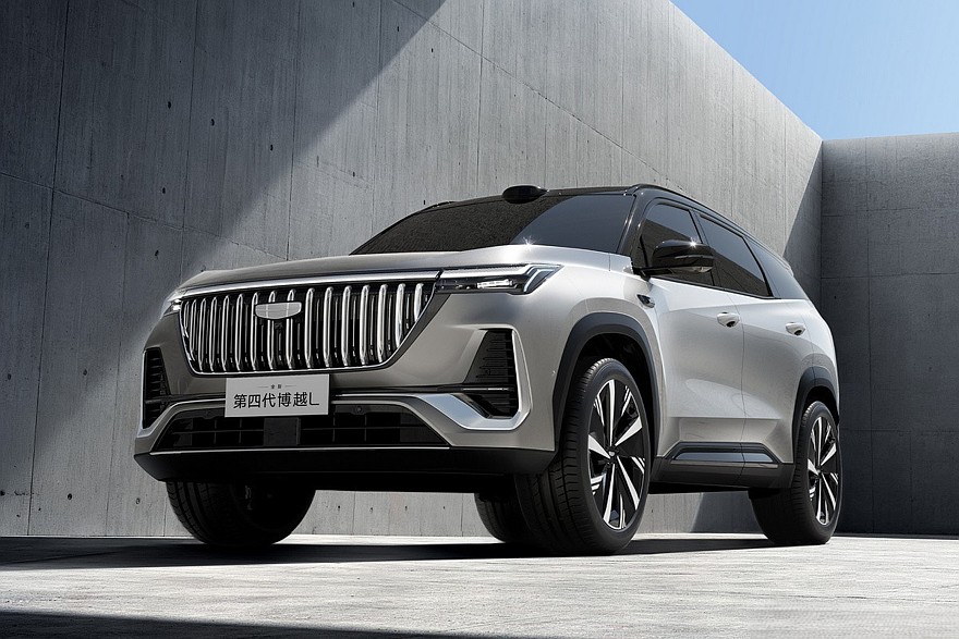 Обновленный бензиновый Geely Boyue L
