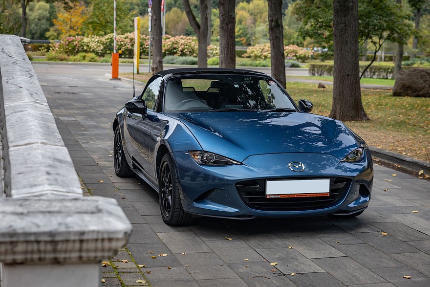 Задний привод, полтора литра и DVD-проигрыватель: опыт владения Mazda Roadster IV (ND)