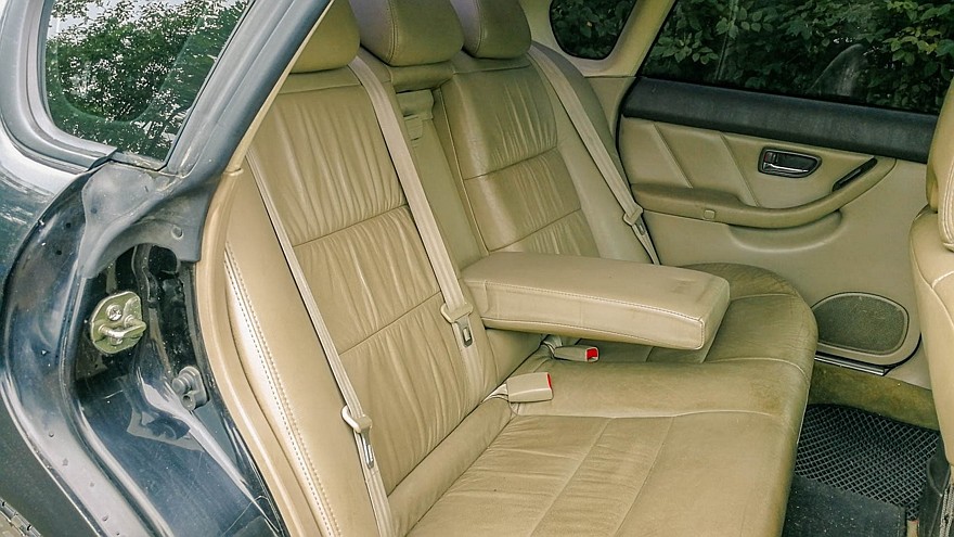 Subaru Legacy задние сидения