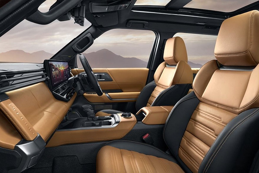 Новый Mitsubishi Pajero для Таиланда, топ-версия Super Exceed