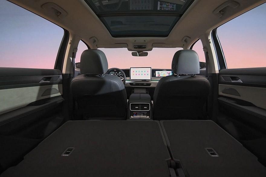 Рестайлинг принёс большому кроссоверу Volkswagen Tavendor новый салон