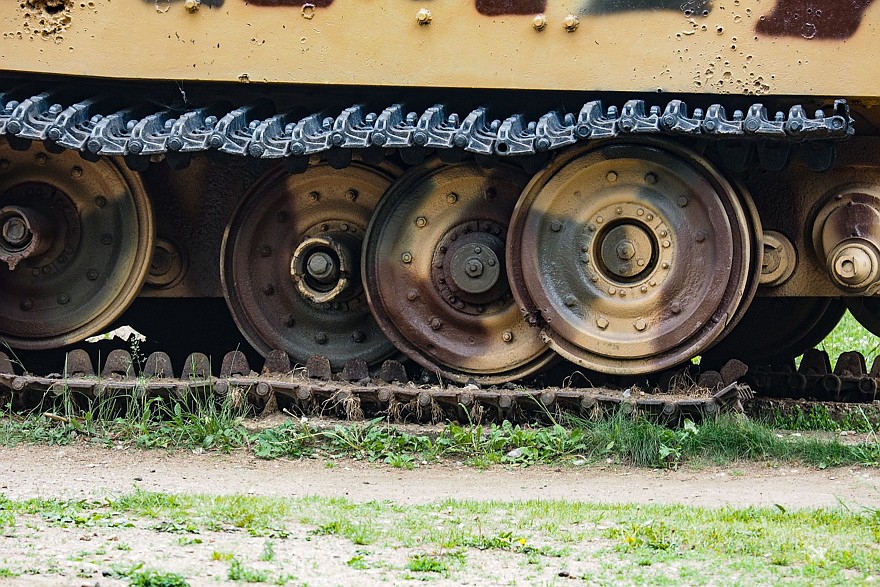 По Волоколамскому шоссе: первая ГЭС, две усадьбы и «штурмгешутц»