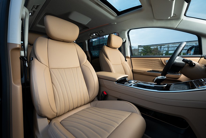 Брат из Китая приехал: тест-драйв JAC RF8