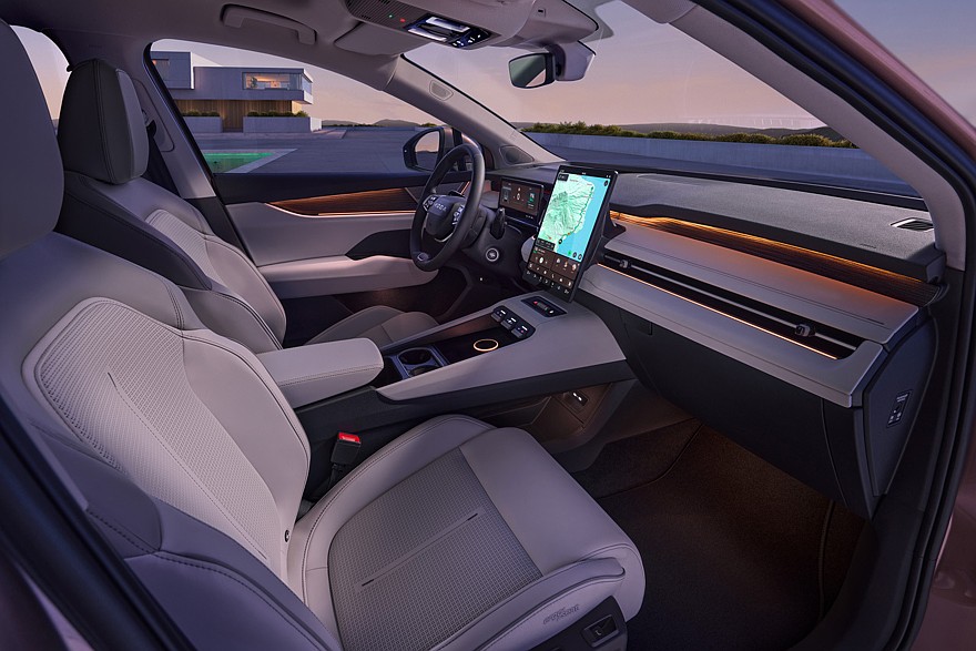 На фото: салон Skoda Peaq