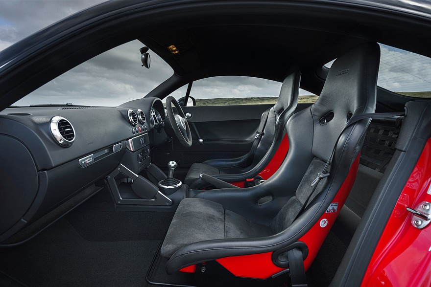 Четыре кольца эгоиста: как появилась Audi TT и как она опозорилась на автобанах