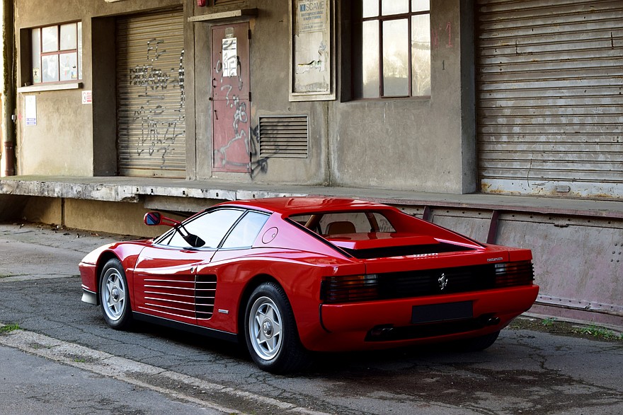 На фото: Ferrari Testarossa