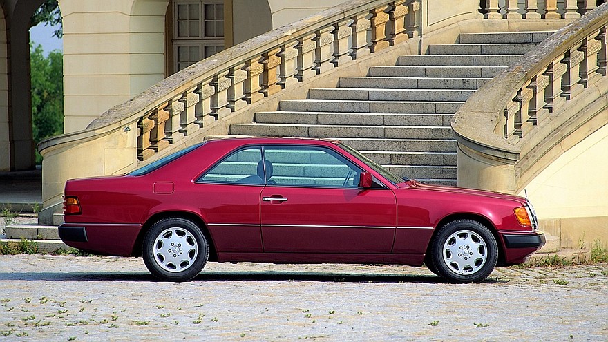 На фото: Mercedes-Benz (C124) '1992–1993