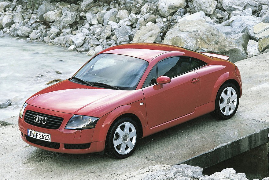 Четыре кольца эгоиста: как появилась Audi TT и как она опозорилась на автобанах