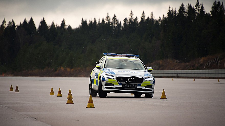 Volvo V90 som polisbil får högsta betyget hittills