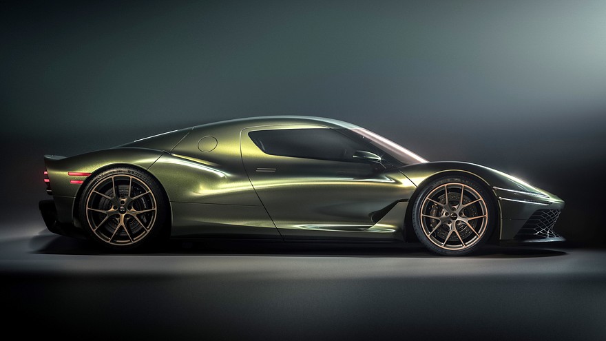 Genesis Magma GT