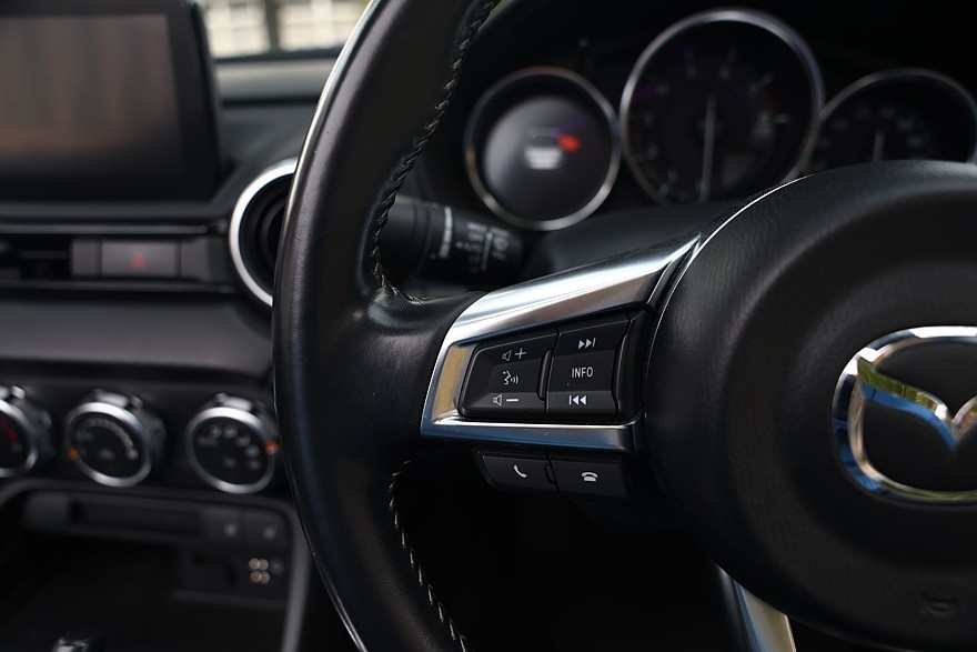 Задний привод, полтора литра и DVD-проигрыватель: опыт владения Mazda Roadster IV (ND)