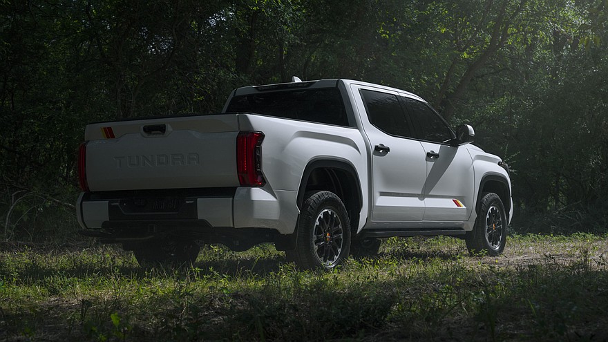 Toyota готовит хардкорную Tundra TRD Hammer для битвы с Ford Raptor