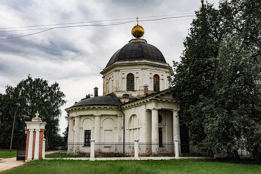 По Волоколамскому шоссе: первая ГЭС, две усадьбы и «штурмгешутц»