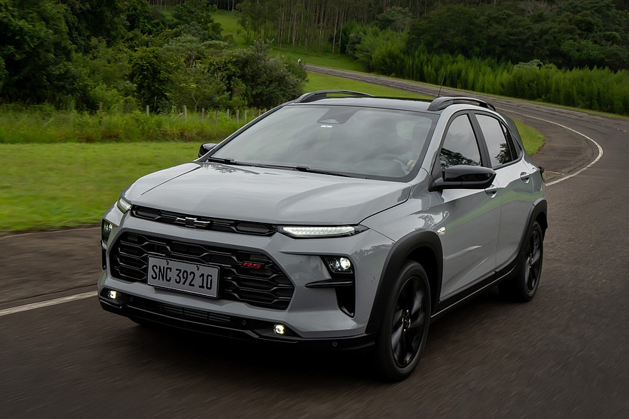 Chevrolet Sonic RS. У стандартного кросса другая радиаторная решетка