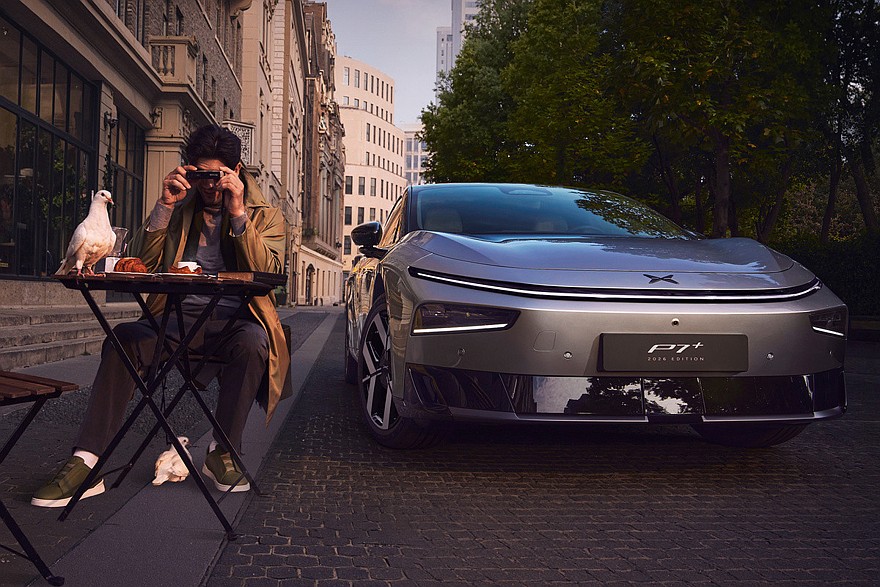 Обновленный Xpeng P7+