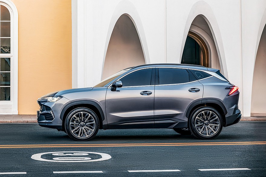 Soueast S06: самый доступный кроссовер марки готовится к премьере в России