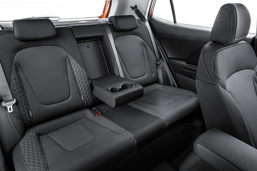 Электронные системы и панорамная крыша: изучаем комплектации Solaris HC