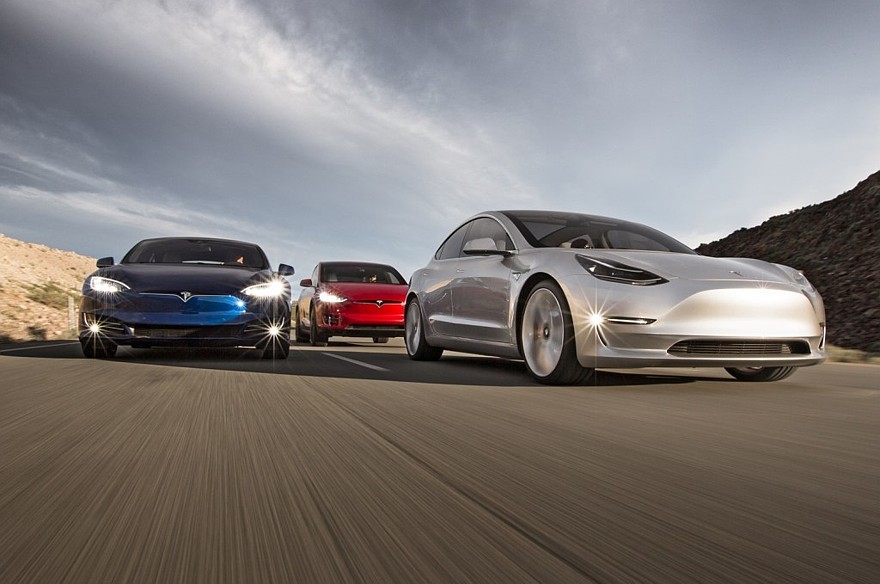 На фото: текущий модельный ряд Tesla