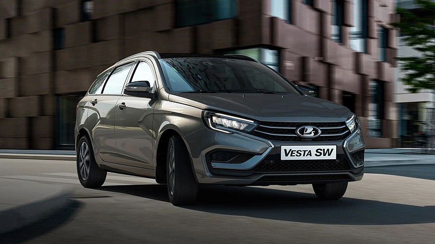 На фото: универсал Lada Vesta SW