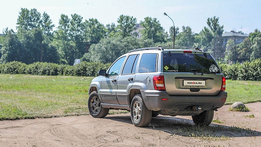 Jeep Grand Cherokee WJ сзади (4)