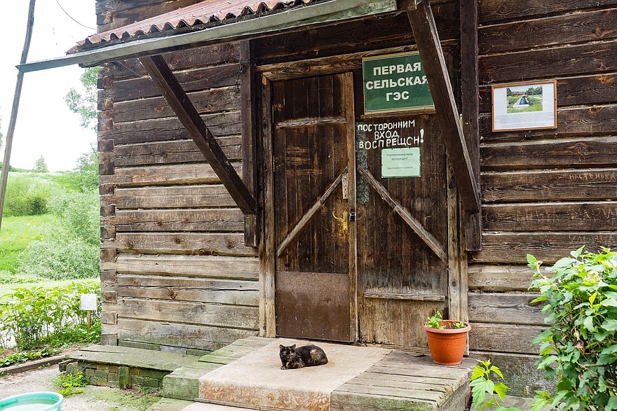 По Волоколамскому шоссе: первая ГЭС, две усадьбы и «штурмгешутц»