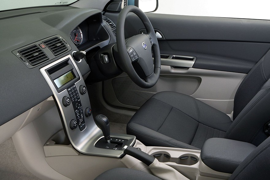 Купе несбывшихся надежд: как появился Volvo C30 и почему он провалился