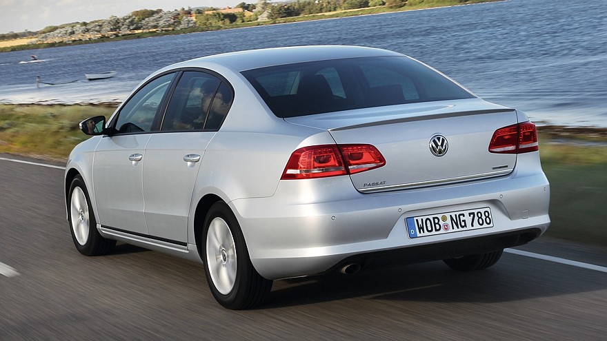 На фото: Volkswagen Passat (B7) '2013–14