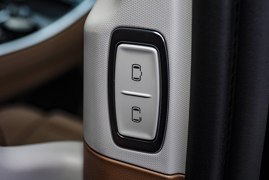 Брат из Китая приехал: тест-драйв JAC RF8