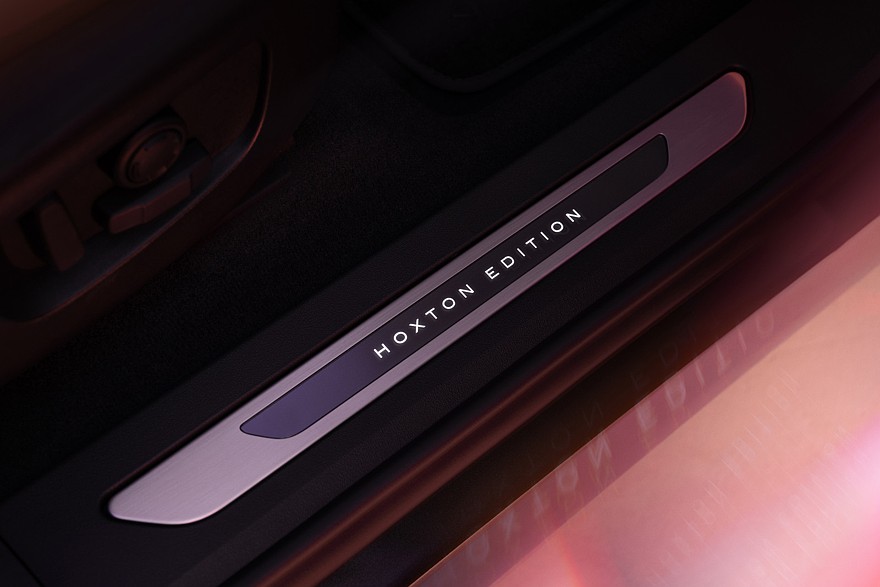 На фото: салон Range Rover Evoque Hoxton