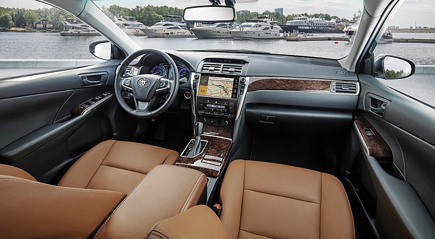 toyota_camry_exclusive_5