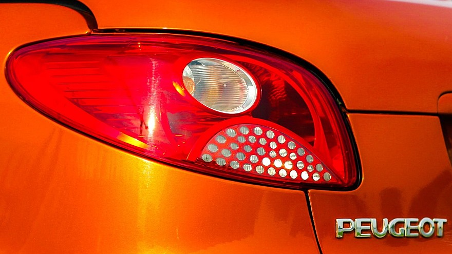 Peugeot 206 СС фонарь