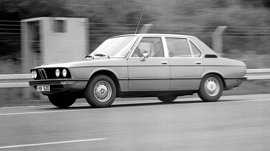 На фото: BMW 520 Sedan (E12) '1972–1975
