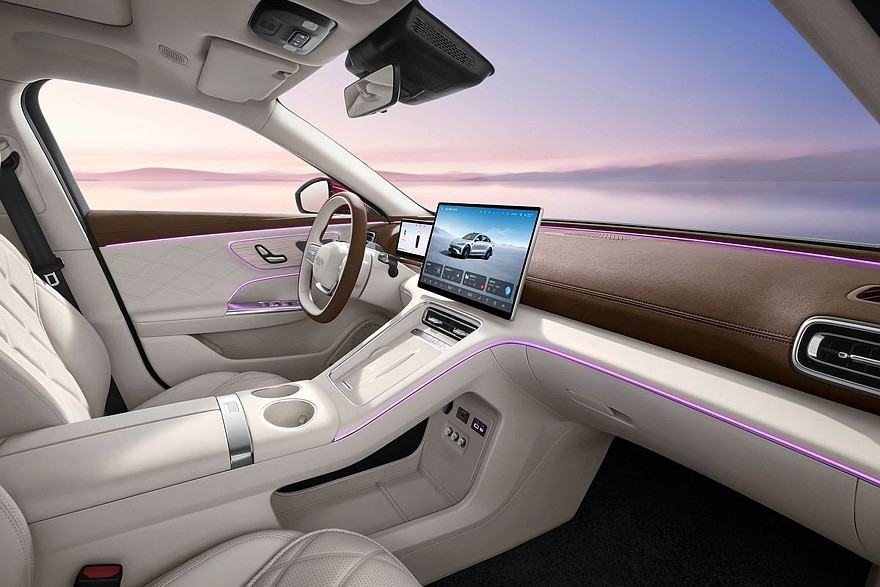 Старший седан Chery Fulwin A9L, он вышел на домашний рынок в прошлом году