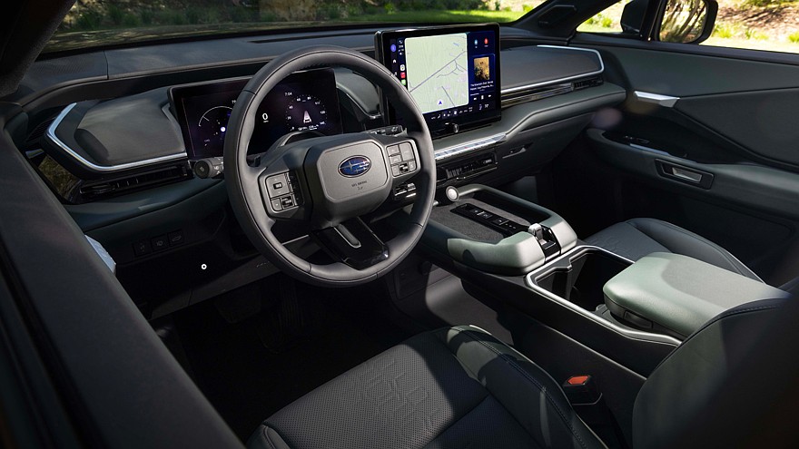 На фото: салон Subaru Getaway